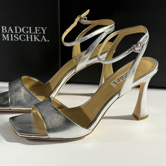 Badgley Mischka Women's Cady Sandals 8 Silver Leather Square Toe High Heel NEW - Picture 5 of 12